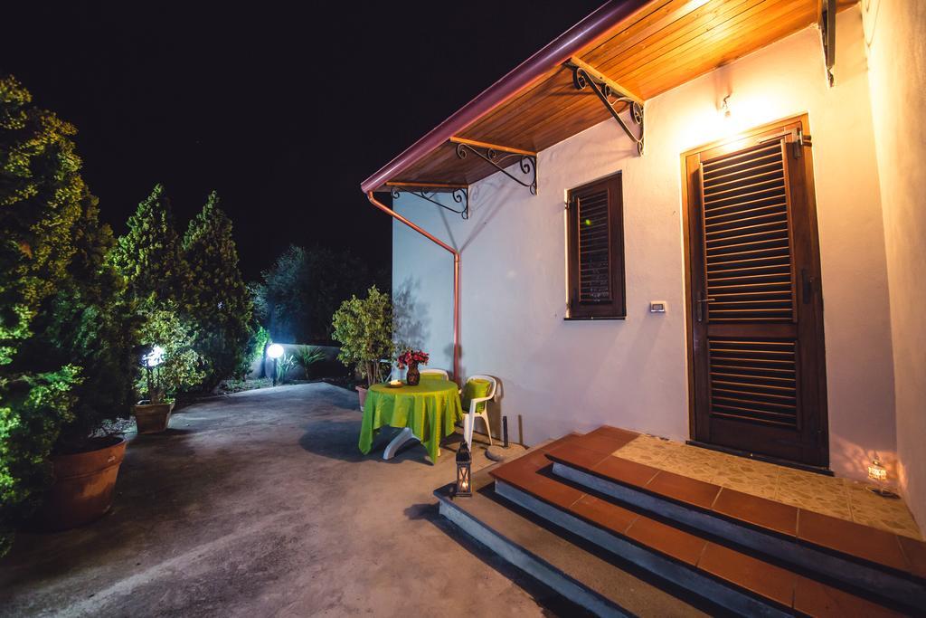 Casa Papiro Acomodação com café da manhã Lípara Exterior foto